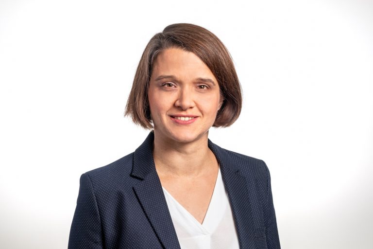 Prof. Hanna Theuer